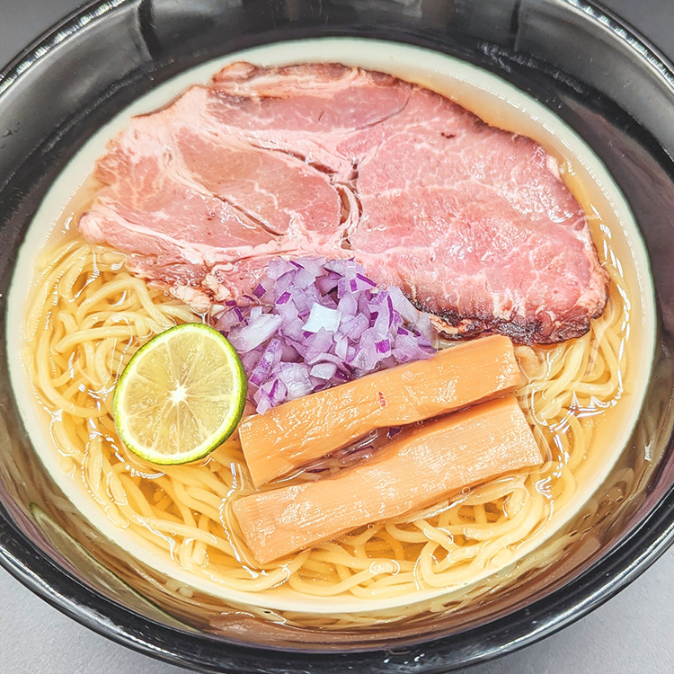 牛白湯ラーメン